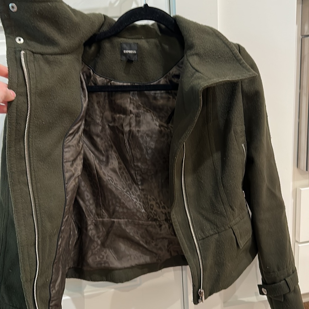 Express Jacket - Picture 2 of 3